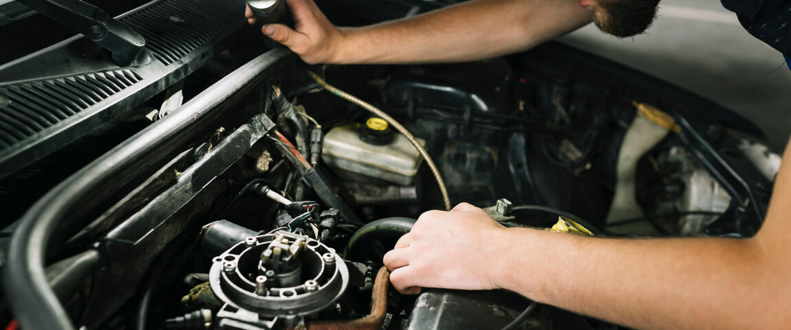 technician-of-car-engine-verificacao technician-of-car-engine-verificacao